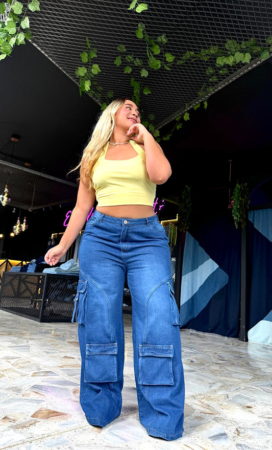 REF: 2504 CARGO ANCHO CON PINZAS LEVANTA COLA HORMA DE CORAZÓN CURVY