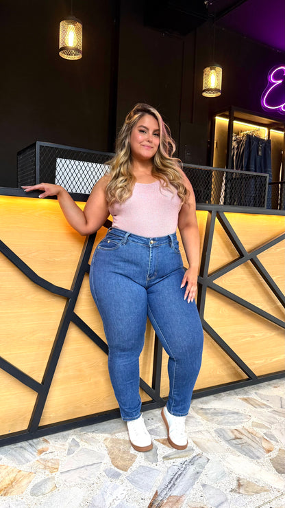 REF: 2229 SKINNY CURVY CLÁSICO, TIRO ALTO EN TELA DENIM FULL STRETCH, INTERMEDIO