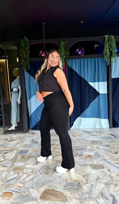REF: 39432 FLARE NEGRO CURVY TIRO ALTO EN TELA DENIM STRETCH