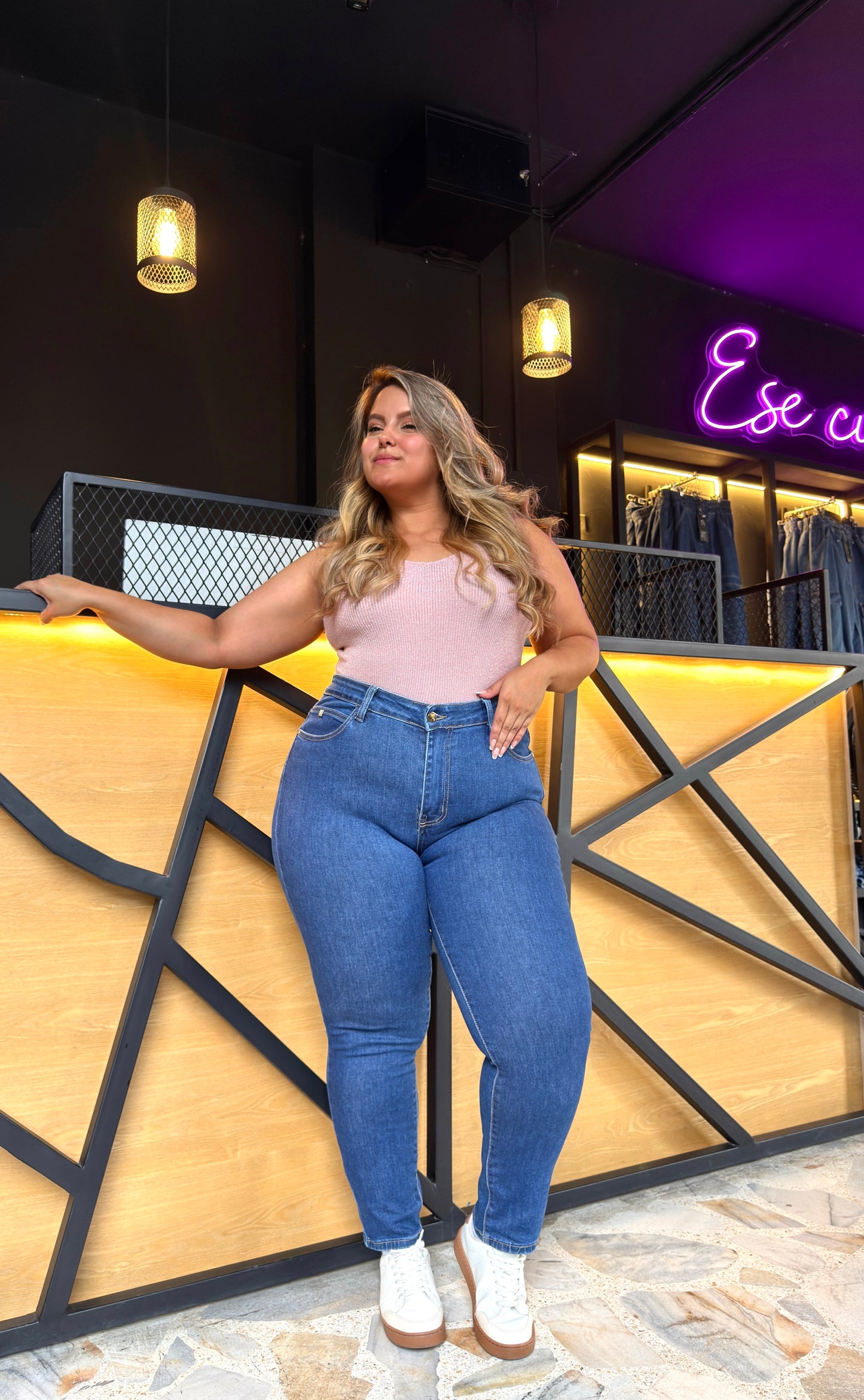 REF: 2229 SKINNY CURVY CLÁSICO, TIRO ALTO EN TELA DENIM FULL STRETCH, INTERMEDIO