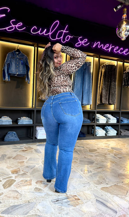 REF: 39380 CURVY RECTO TIRO ALTO EN TELA DENIM FULL STRETCH