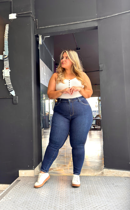 REF: 2226 SKINNY CURVY CLÁSICO, TIRO ALTO EN TELA DENIM FULL STRETCH, OSCURO
