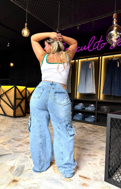 REF: 2504 CARGO ANCHO CON PINZAS LEVANTA COLA HORMA DE CORAZÓN CURVY